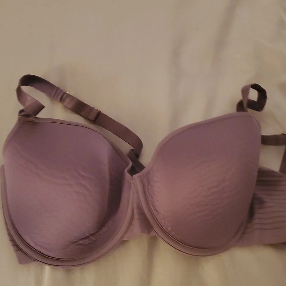 Bra - Picture 1 of 4